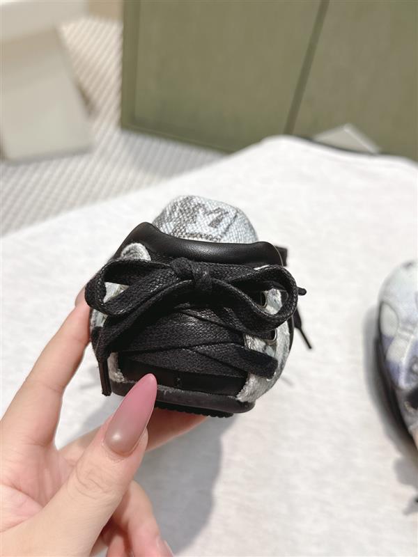 2025112716569970 310